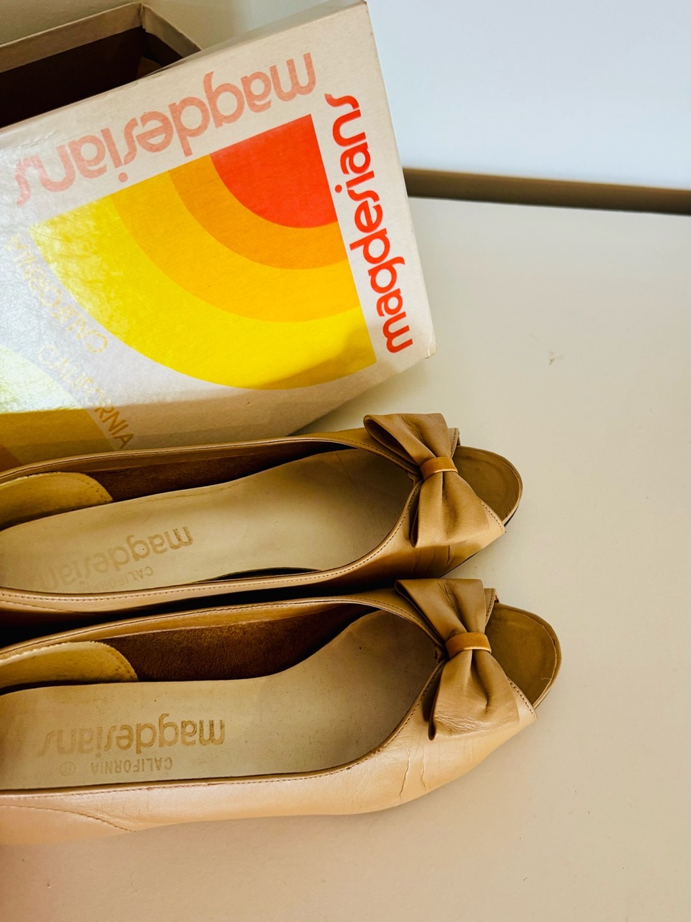 Vintage Women's Tan Bow Peep-Toe Flats original box